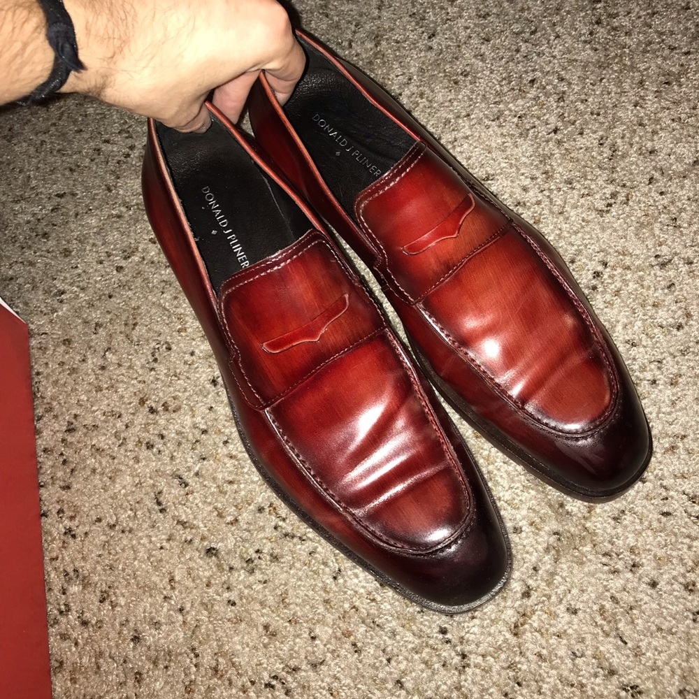 Red dipped toe dress shoe